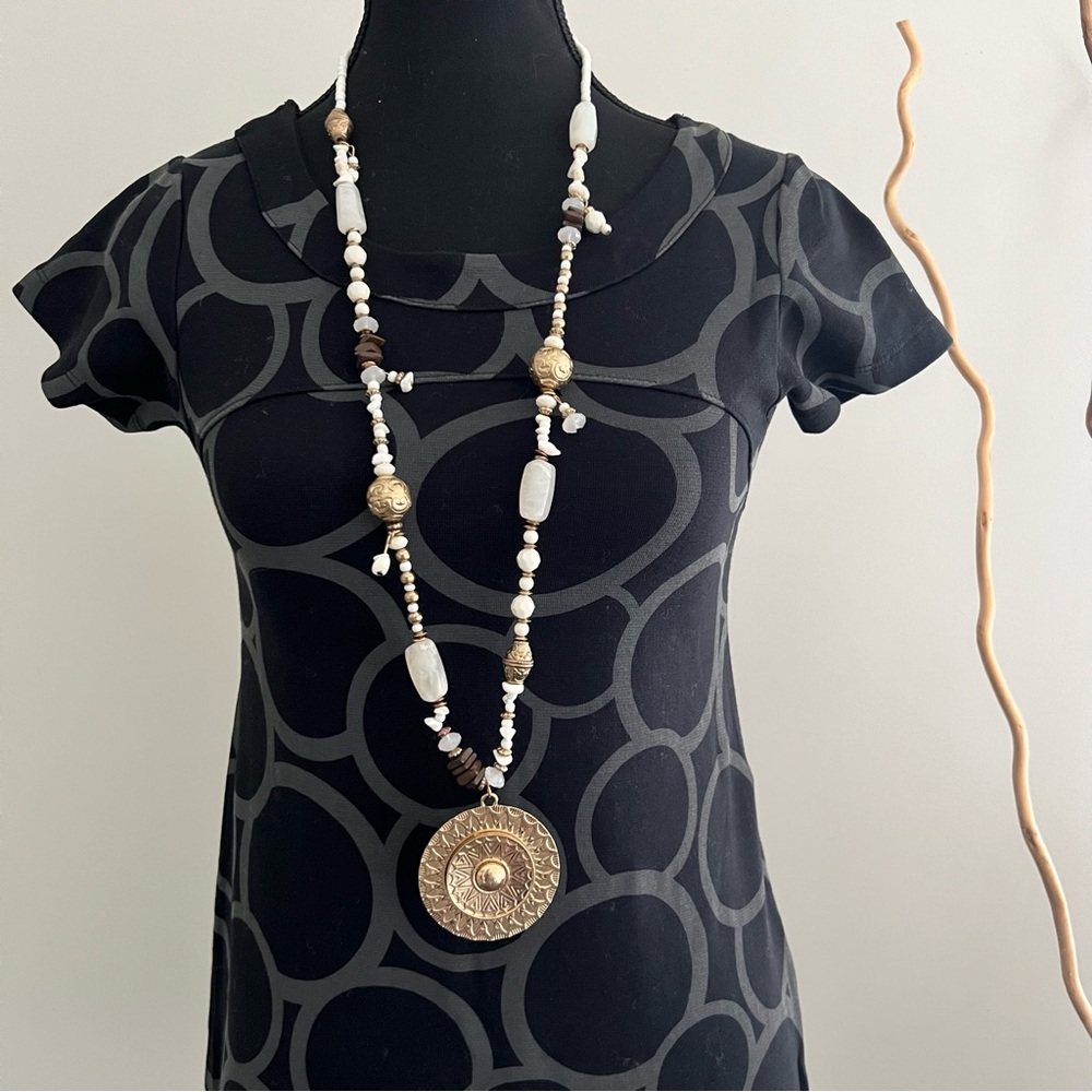 Elegant Gold and White Beaded Necklace